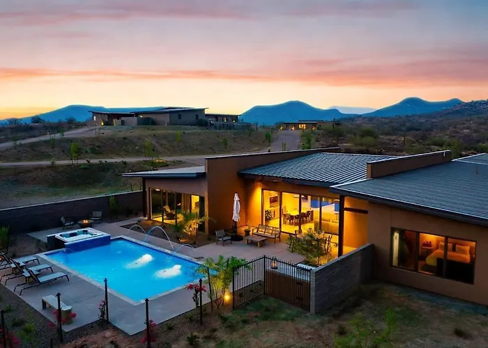 Paradise Canyon-pool&spa-mountain Views-estate 1 Holiday home