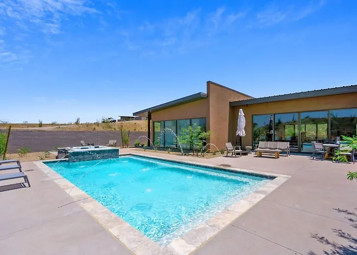 Paradise Canyon-pool&spa-mountain Views-estate 1 Holiday home